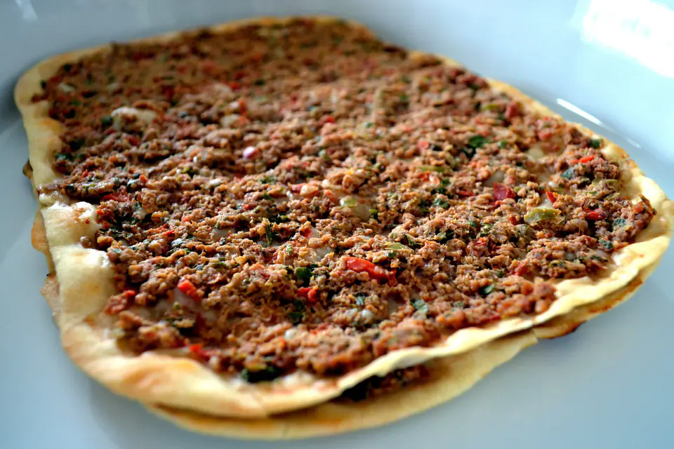 A lahmacun on a plate